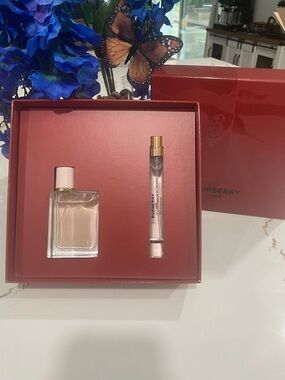 Burberry HER Parfum Gift Set